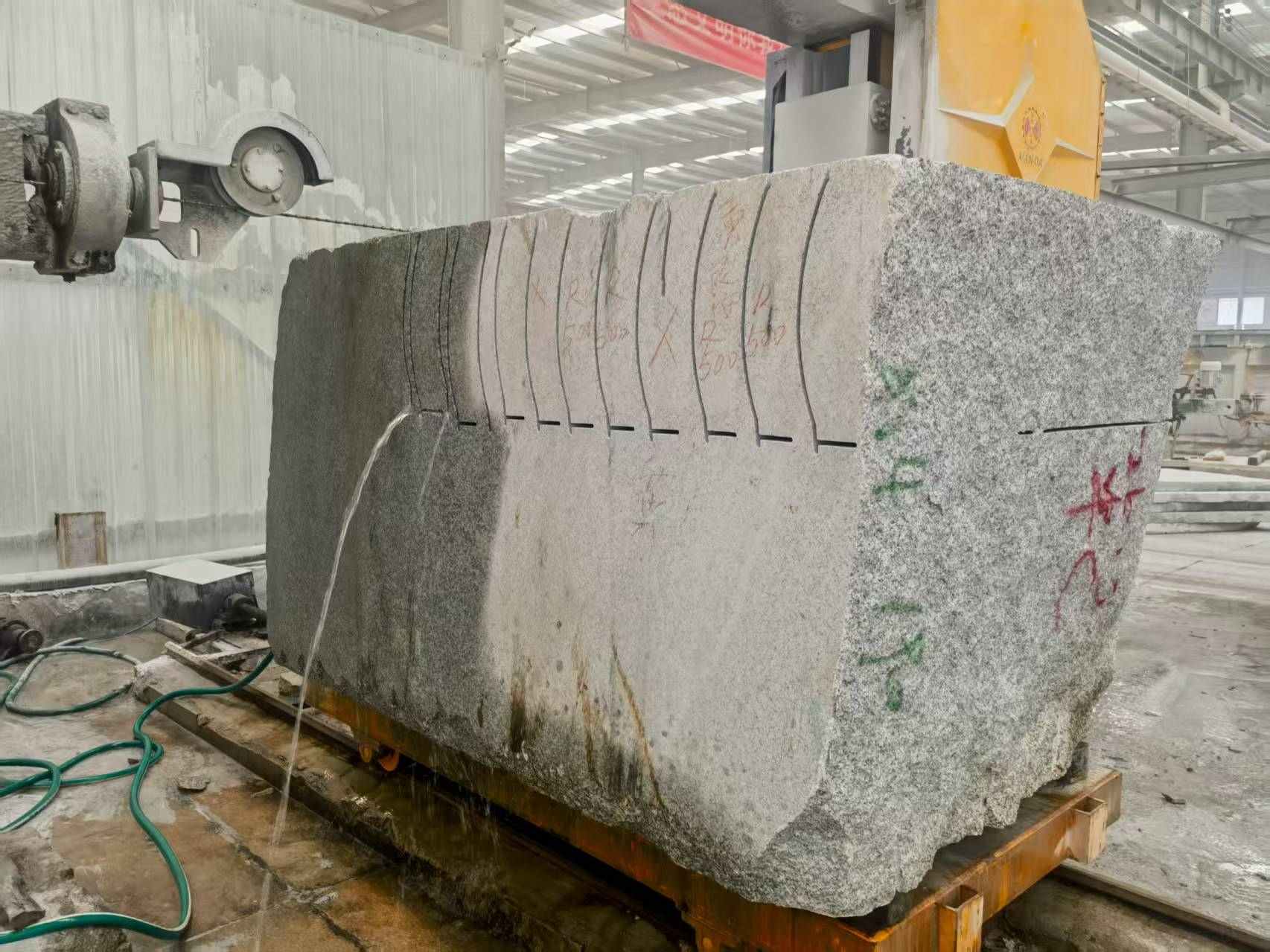 惠州 602，大花芙蓉白，绳锯加工弧形路沿石