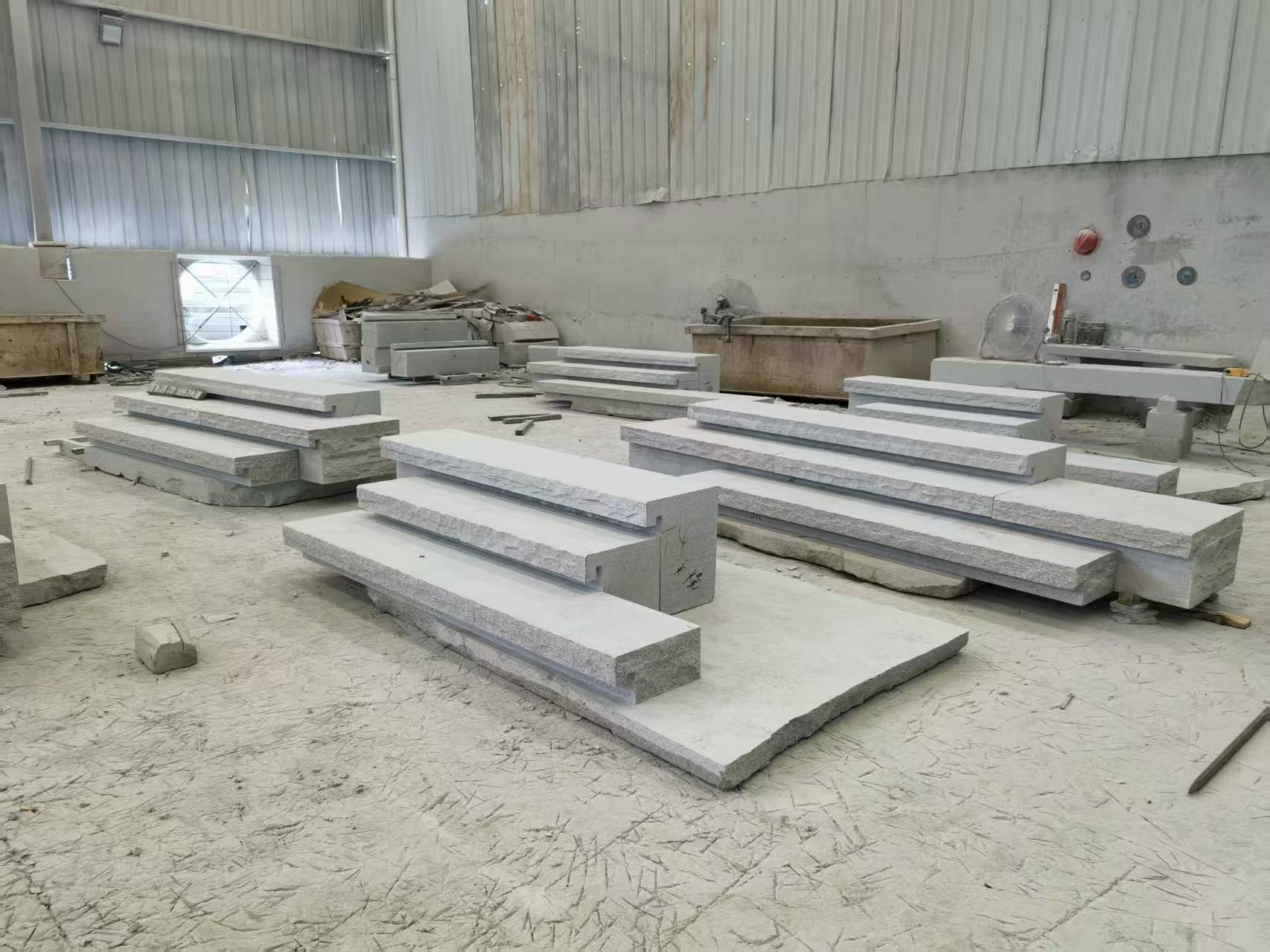 惠州 整石台阶（大面火烧+侧面自然面），出货前厂内拼装