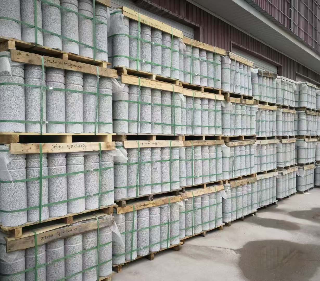 惠州 芝麻白挡车柱、阻车桩、隔离柱