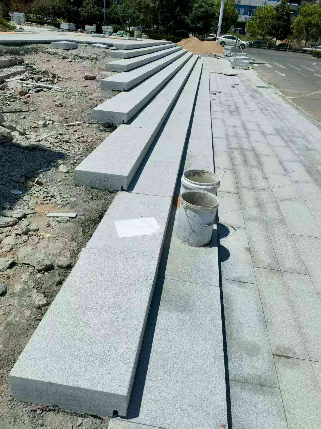 惠州 芝麻白整石台阶，施工现场