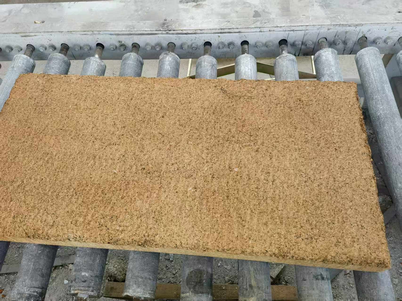 惠州 菠萝面老石板，做旧仿古石，流水线生产加工